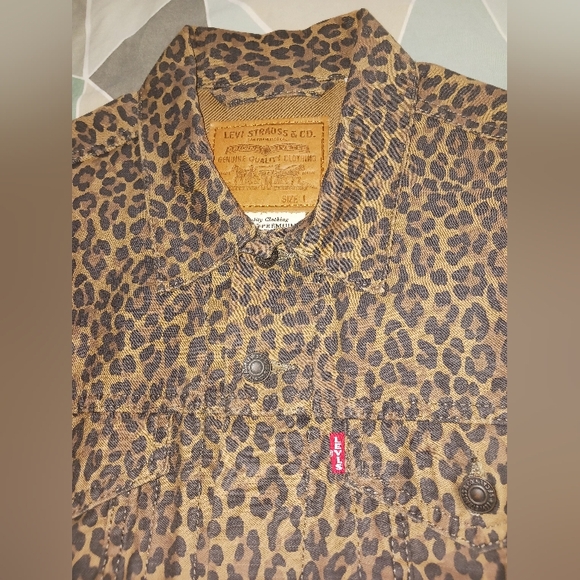 Levi's Premium Cheetah Print Trucker Jacket Men's size Large - Picture 2 of 10